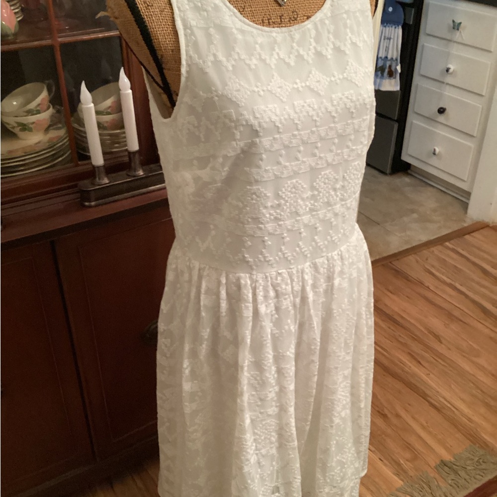 Sundance White Embroidered Sleeveless Dress